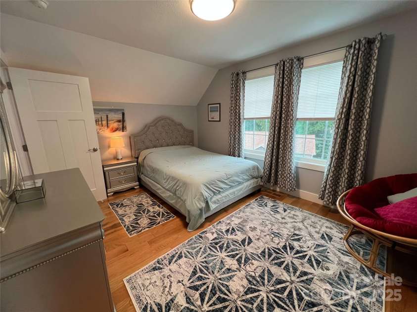 24 Mink Farm Road, Leicester, NC 28748.  MLS# CAR4278001, YatesRealty ID 30326. 