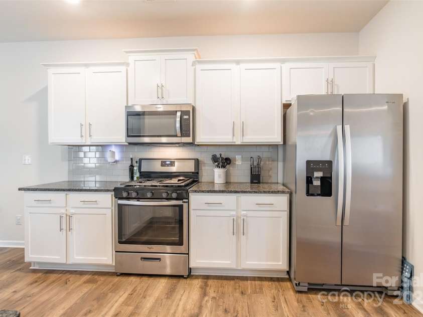 6931 Pennyroyal Way, Charlotte, NC 28216.  MLS# CAR4285386, YatesRealty ID 30327. 