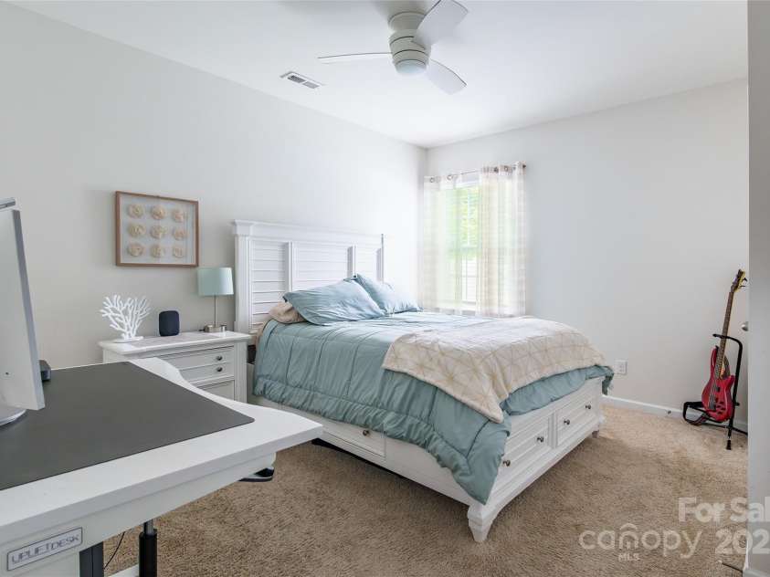 6931 Pennyroyal Way, Charlotte, NC 28216.  MLS# CAR4285386, YatesRealty ID 30327. 