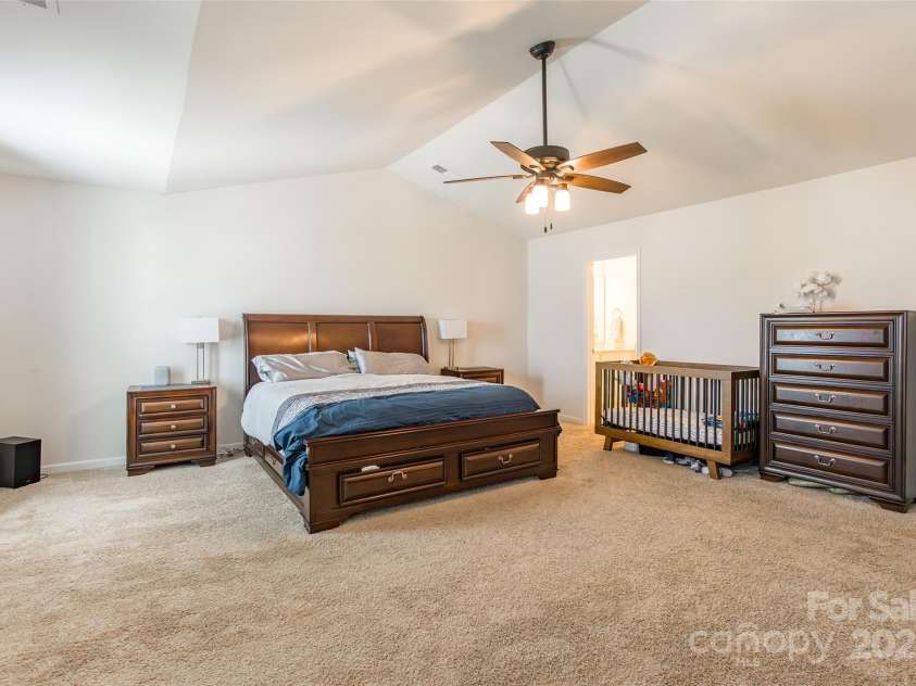 6931 Pennyroyal Way, Charlotte, NC 28216.  MLS# CAR4285386, YatesRealty ID 30327. 