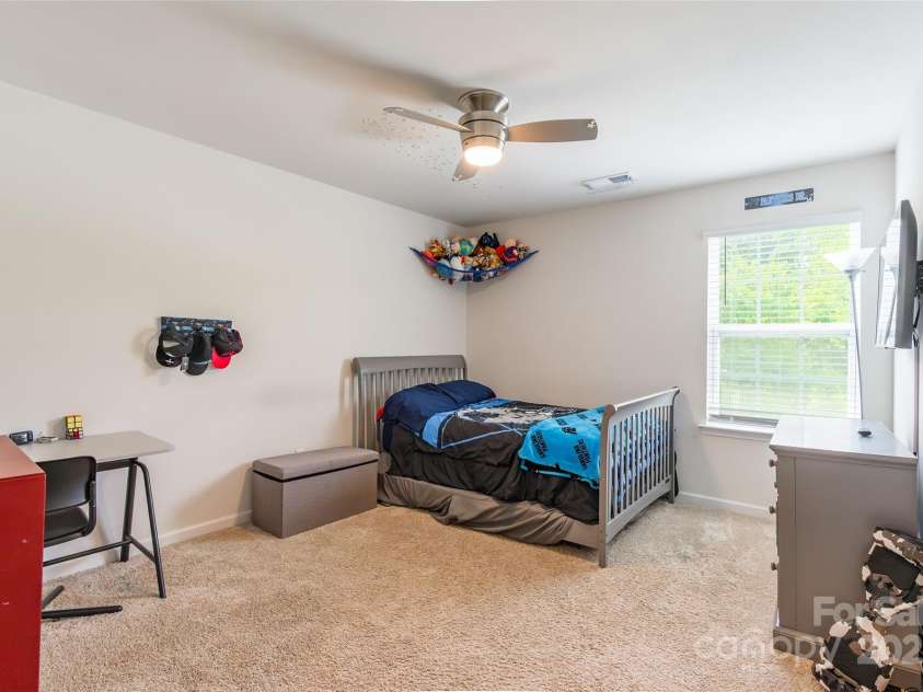 6931 Pennyroyal Way, Charlotte, NC 28216.  MLS# CAR4285386, YatesRealty ID 30327. 