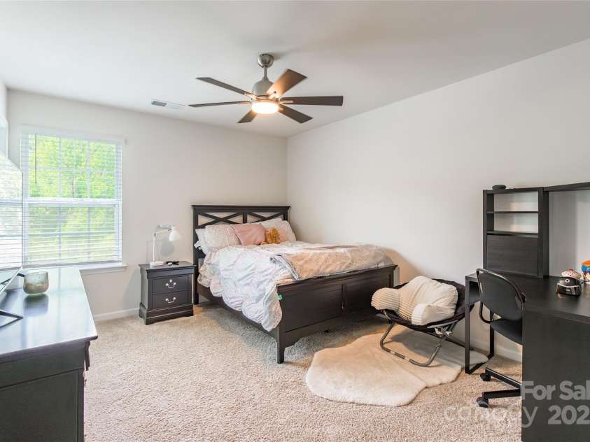 6931 Pennyroyal Way, Charlotte, NC 28216.  MLS# CAR4285386, YatesRealty ID 30327. 