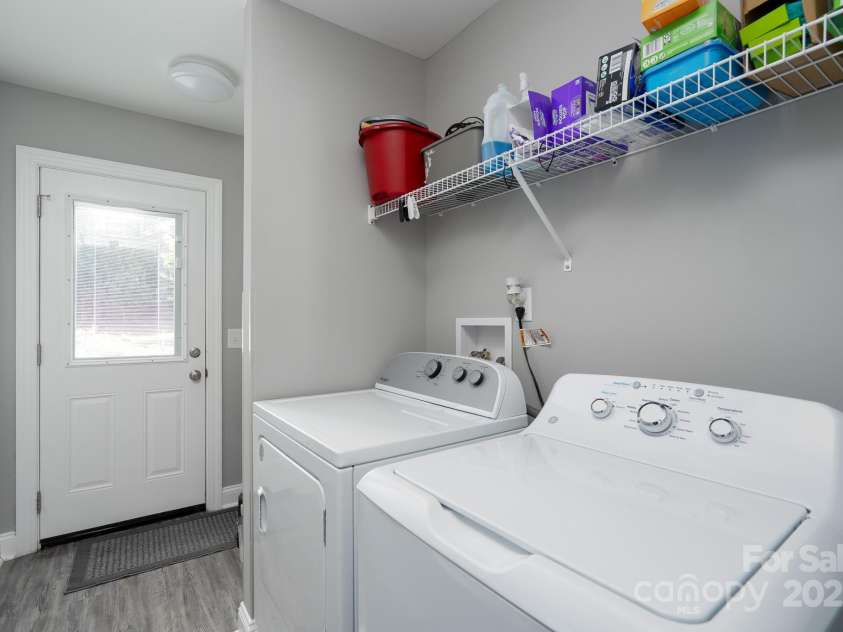 131 Crescent Street, Kannapolis, NC 28081.  MLS# CAR4286289, YatesRealty ID 30328. 