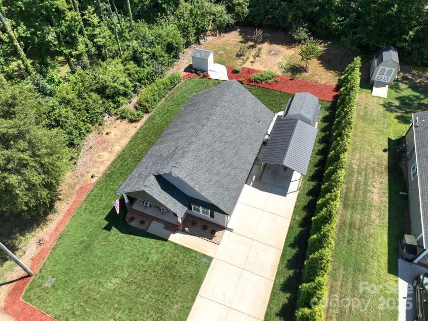 131 Crescent Street, Kannapolis, NC 28081.  MLS# CAR4286289, YatesRealty ID 30328. 