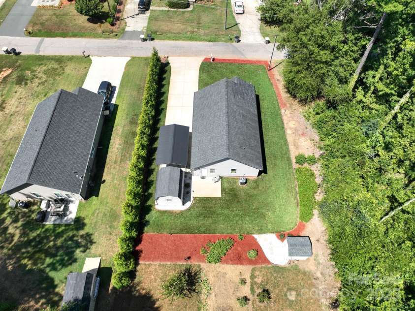 131 Crescent Street, Kannapolis, NC 28081.  MLS# CAR4286289, YatesRealty ID 30328. 