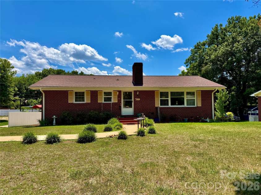 175 Neita Drive, Salisbury, NC 28147.  MLS# CAR4393344, YatesRealty ID 30328. 