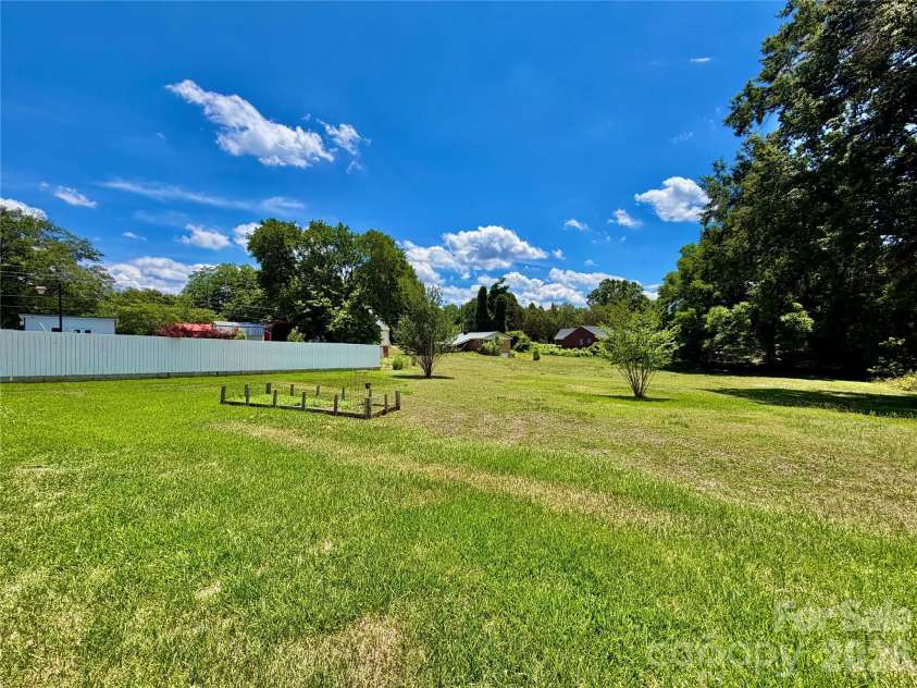 175 Neita Drive, Salisbury, NC 28147.  MLS# CAR4393344, YatesRealty ID 30328. 