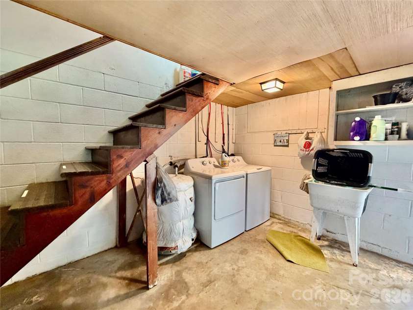 175 Neita Drive, Salisbury, NC 28147.  MLS# CAR4393344, YatesRealty ID 30328. 