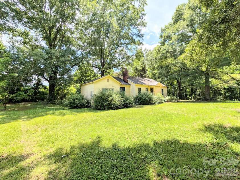 204 Brown Waterson Road, Cherryville, NC 28021.  MLS# CAR4393377, YatesRealty ID 30329. 