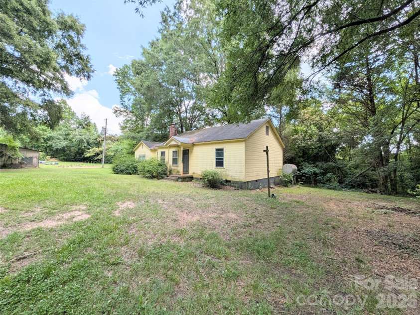 204 Brown Waterson Road, Cherryville, NC 28021.  MLS# CAR4393377, YatesRealty ID 30329. 