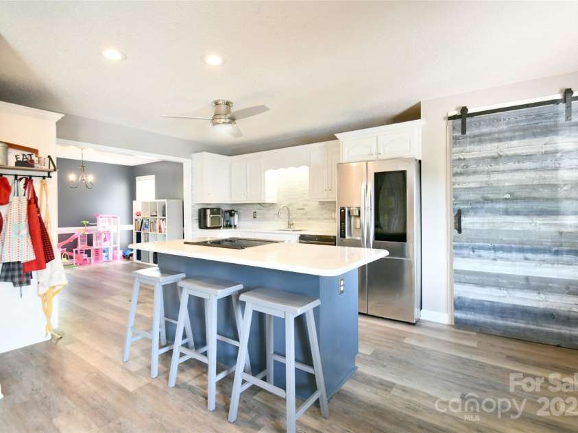 2914 Weatherfield Drive, Lincolnton, NC 28092.  MLS# CAR4283071, YatesRealty ID 30329. 