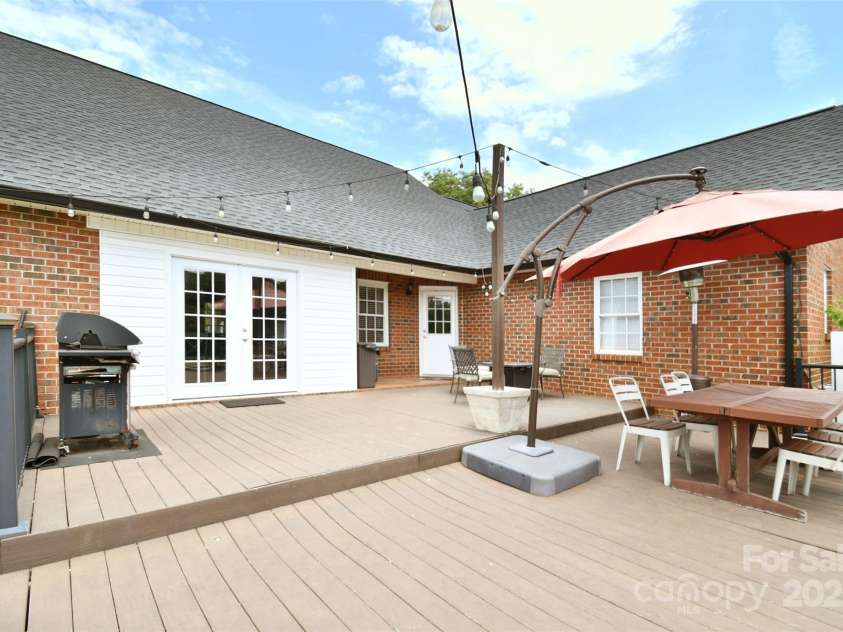 2914 Weatherfield Drive, Lincolnton, NC 28092.  MLS# CAR4283071, YatesRealty ID 30329. 