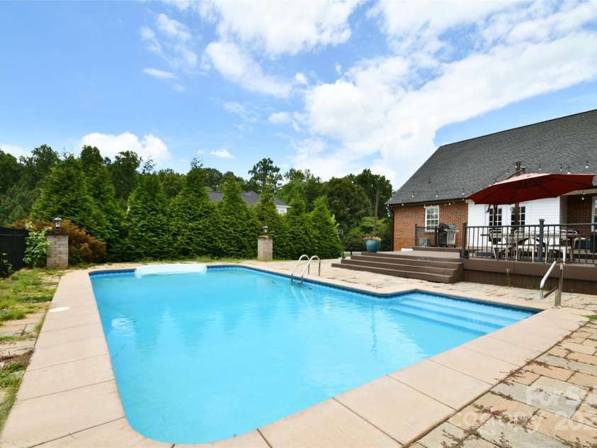 2914 Weatherfield Drive, Lincolnton, NC 28092.  MLS# CAR4283071, YatesRealty ID 30329. 