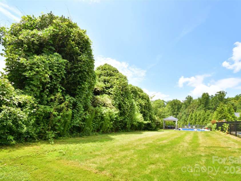 2914 Weatherfield Drive, Lincolnton, NC 28092.  MLS# CAR4283071, YatesRealty ID 30329. 