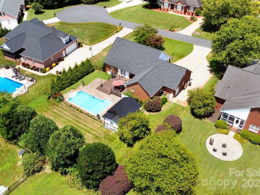 2914 Weatherfield Drive, Lincolnton, NC 28092.  MLS# CAR4283071, YatesRealty ID 30329. 