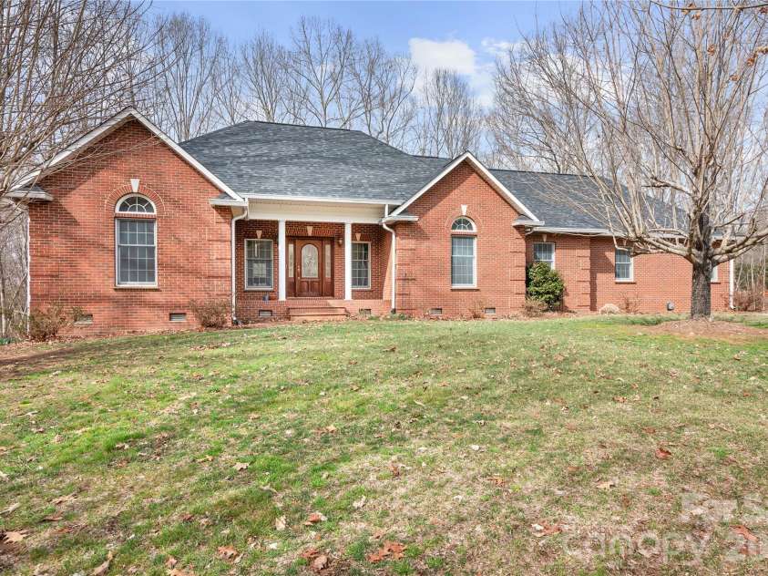 2241 Cordia Circle, Newton, NC 28658.  MLS# CAR4354263, YatesRealty ID 3033. 