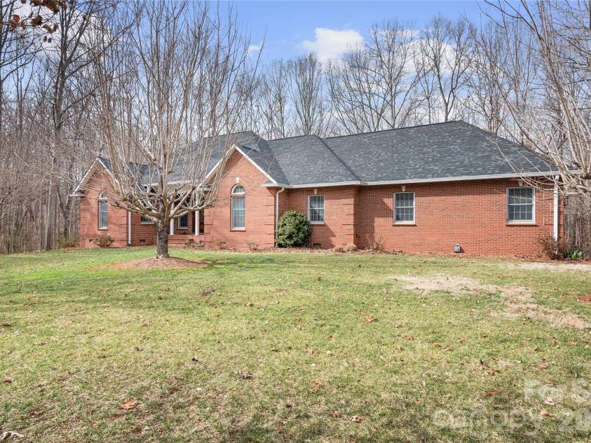 2241 Cordia Circle, Newton, NC 28658.  MLS# CAR4354263, YatesRealty ID 3033. 