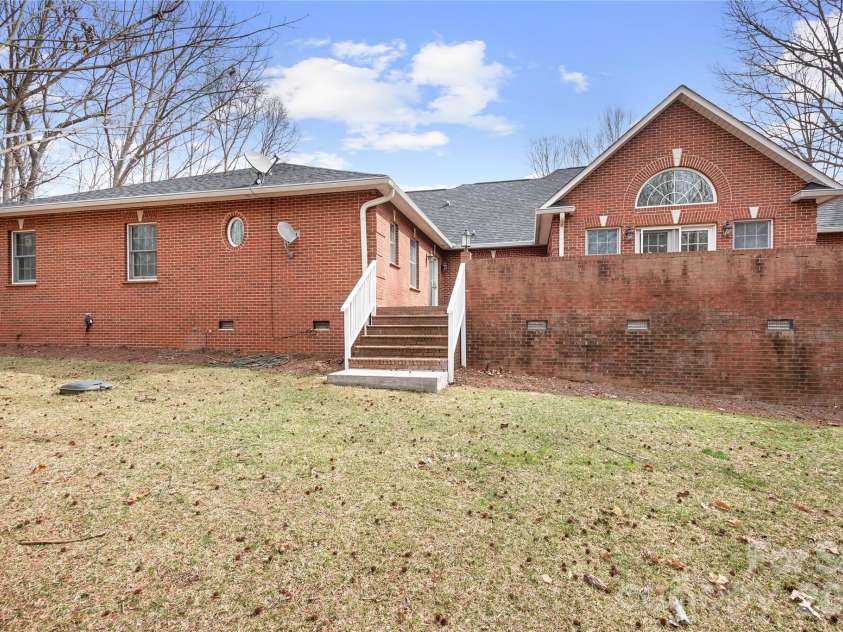 2241 Cordia Circle, Newton, NC 28658.  MLS# CAR4354263, YatesRealty ID 3033. 