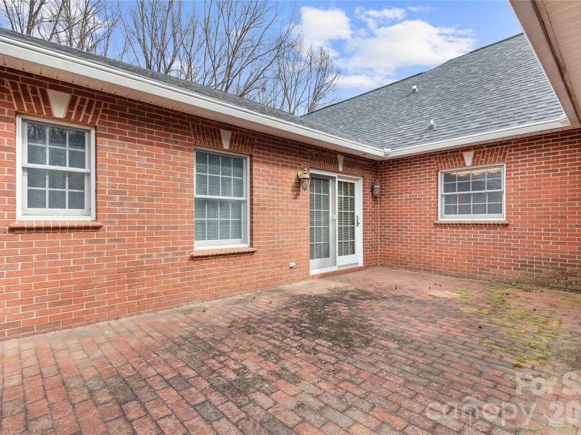 2241 Cordia Circle, Newton, NC 28658.  MLS# CAR4354263, YatesRealty ID 3033. 