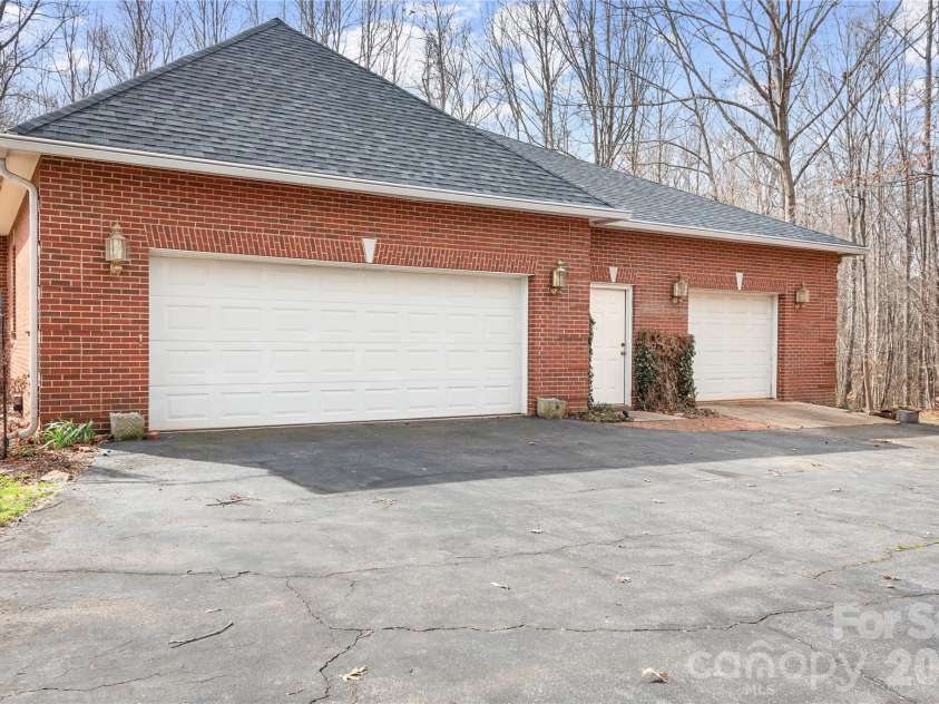 2241 Cordia Circle, Newton, NC 28658.  MLS# CAR4354263, YatesRealty ID 3033. 