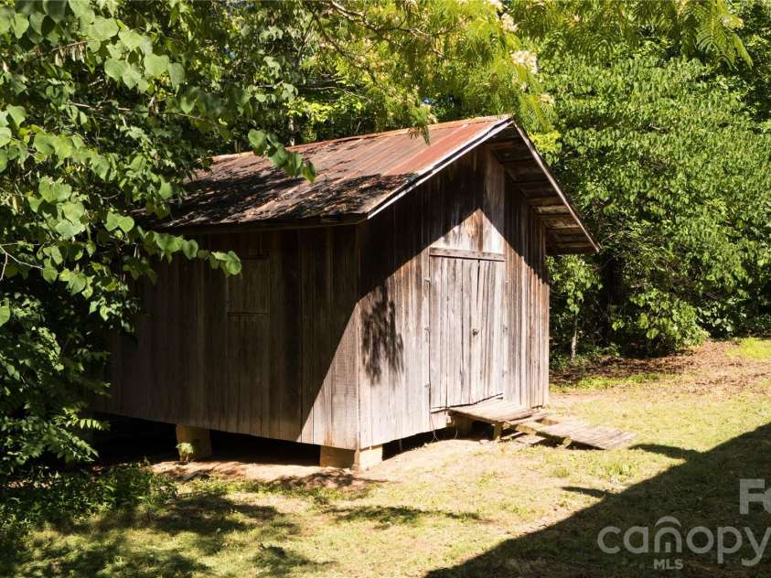 540 Crutchfield Road, Union Mills, NC 28167.  MLS# CAR4393358, YatesRealty ID 30330. 
