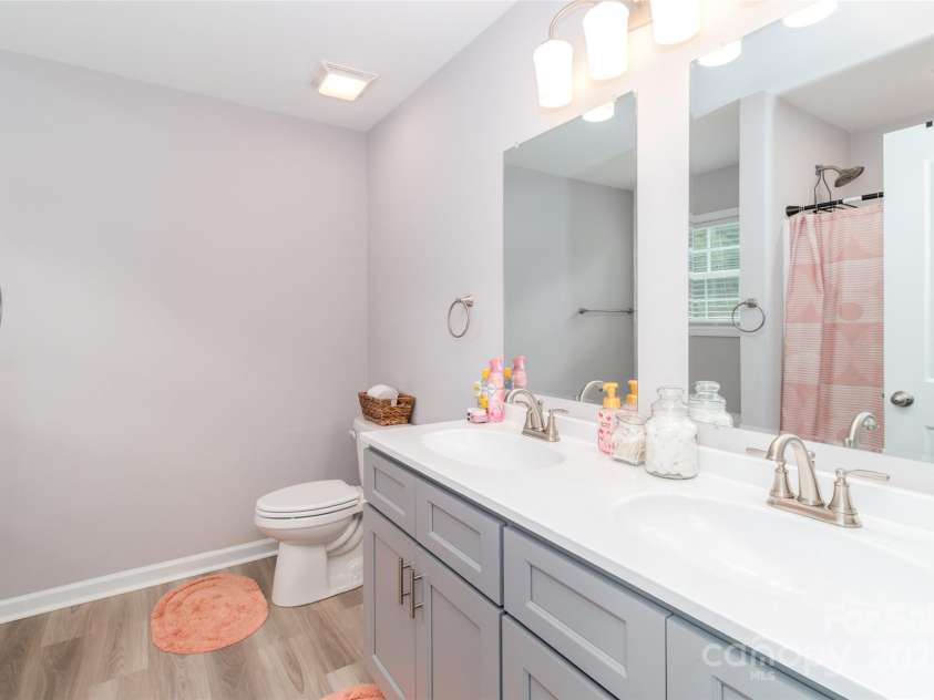 900 Providence Road, Lancaster, SC 29720.  MLS# CAR4281945, YatesRealty ID 30331. Primary ensuite bath