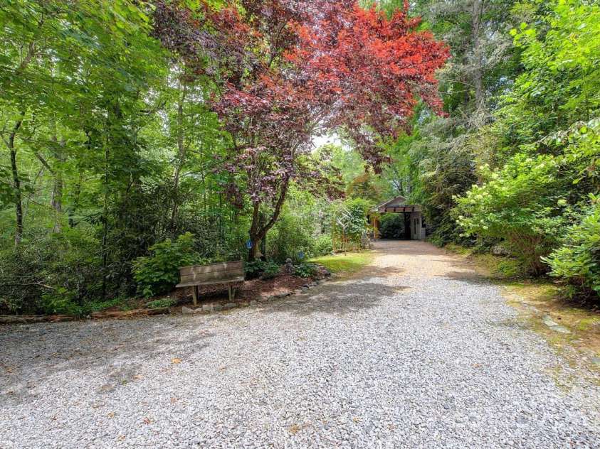 554 Pisgah Forest Drive, Pisgah Forest, NC 28768.  MLS# CAR4280084, YatesRealty ID 30332. 