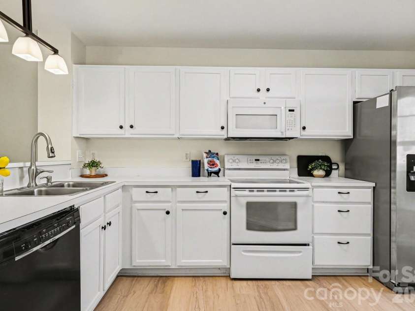 971 Heritage Parkway, Fort Mill, SC 29715.  MLS# CAR4371361, YatesRealty ID 30332. 