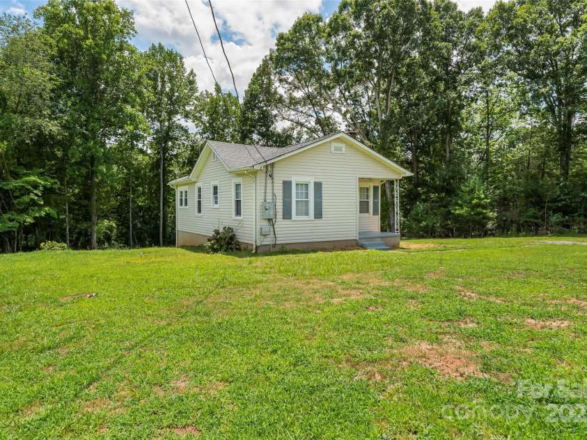 1837 Zion Road, Morganton, NC 28655.  MLS# CAR4283437, YatesRealty ID 30333. 