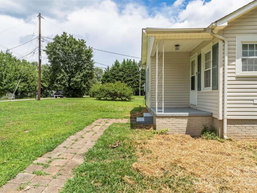 1837 Zion Road, Morganton, NC 28655.  MLS# CAR4283437, YatesRealty ID 30333. 
