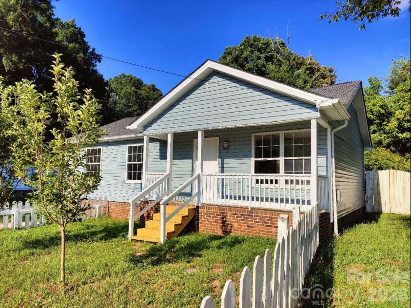 2200 Brookside Avenue, Kannapolis, NC 28081.  MLS# CAR4392276, YatesRealty ID 30333. 