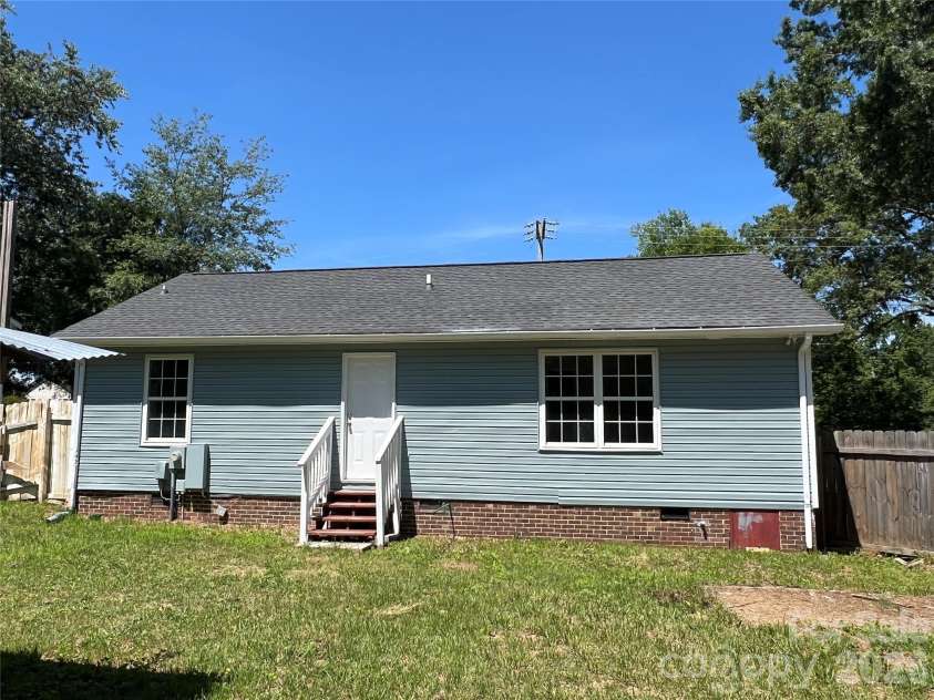 2200 Brookside Avenue, Kannapolis, NC 28081.  MLS# CAR4392276, YatesRealty ID 30333. 
