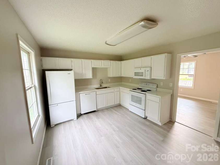 2200 Brookside Avenue, Kannapolis, NC 28081.  MLS# CAR4392276, YatesRealty ID 30333. 