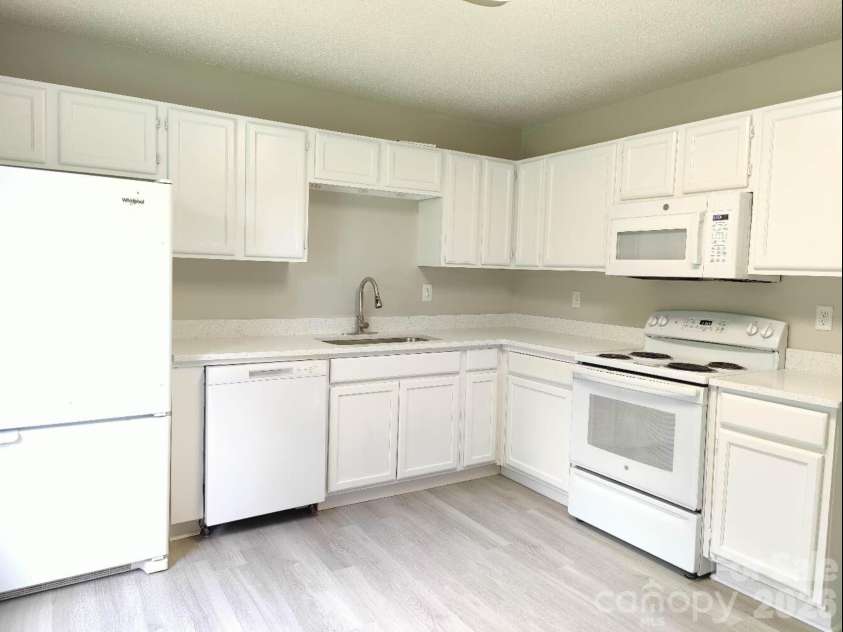 2200 Brookside Avenue, Kannapolis, NC 28081.  MLS# CAR4392276, YatesRealty ID 30333. 