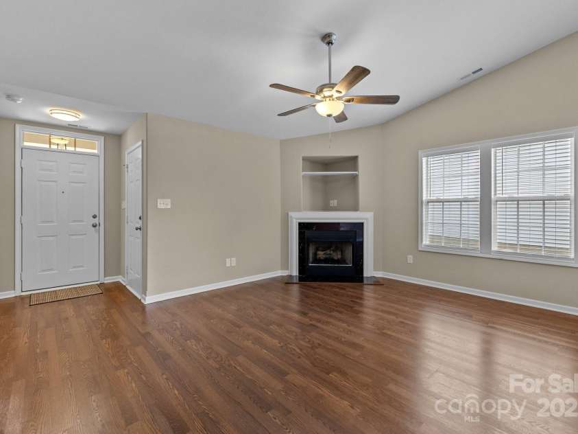 2618 Oasis Lane, Charlotte, NC 28214.  MLS# CAR4283938, YatesRealty ID 30335. 