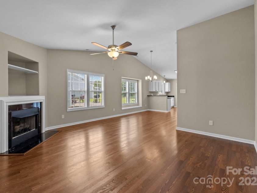 2618 Oasis Lane, Charlotte, NC 28214.  MLS# CAR4283938, YatesRealty ID 30335. 