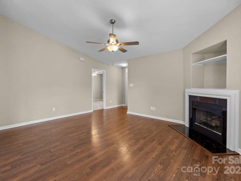 2618 Oasis Lane, Charlotte, NC 28214.  MLS# CAR4283938, YatesRealty ID 30335. 