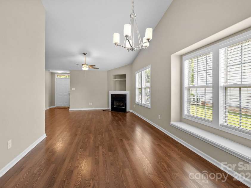 2618 Oasis Lane, Charlotte, NC 28214.  MLS# CAR4283938, YatesRealty ID 30335. 