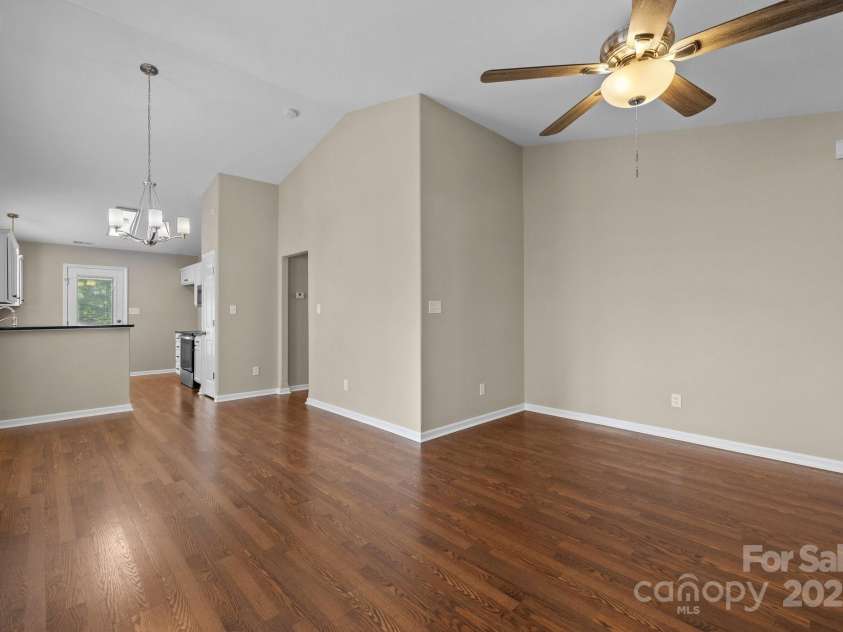 2618 Oasis Lane, Charlotte, NC 28214.  MLS# CAR4283938, YatesRealty ID 30335. 