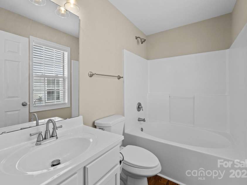 2618 Oasis Lane, Charlotte, NC 28214.  MLS# CAR4283938, YatesRealty ID 30335. 