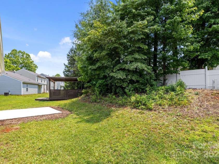 2618 Oasis Lane, Charlotte, NC 28214.  MLS# CAR4283938, YatesRealty ID 30335. 