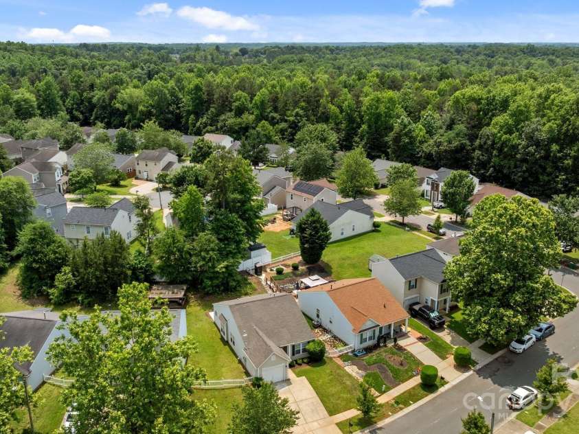 2618 Oasis Lane, Charlotte, NC 28214.  MLS# CAR4283938, YatesRealty ID 30335. 