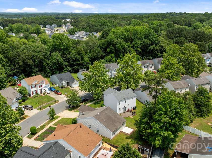 2618 Oasis Lane, Charlotte, NC 28214.  MLS# CAR4283938, YatesRealty ID 30335. 