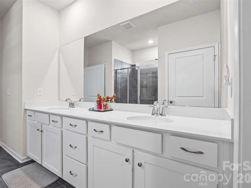 3199 Windhaven Lane, Fort Mill, SC 29708.  MLS# CAR4385083, YatesRealty ID 30336. 