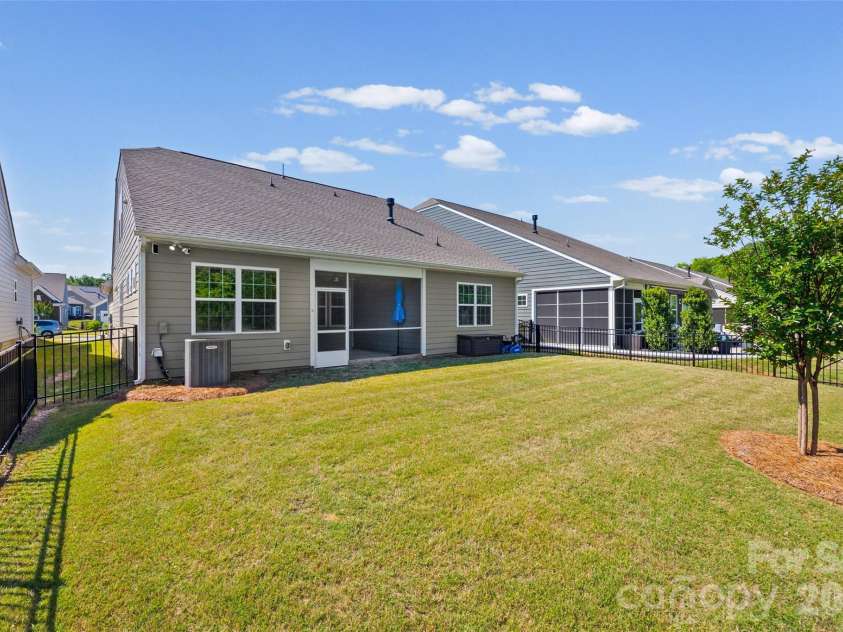 3199 Windhaven Lane, Fort Mill, SC 29708.  MLS# CAR4385083, YatesRealty ID 30336. 