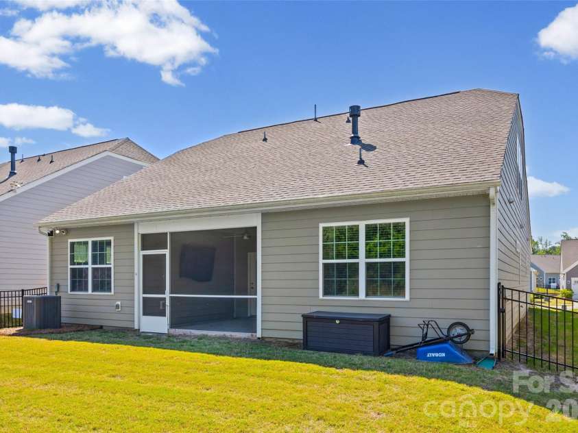 3199 Windhaven Lane, Fort Mill, SC 29708.  MLS# CAR4385083, YatesRealty ID 30336. 