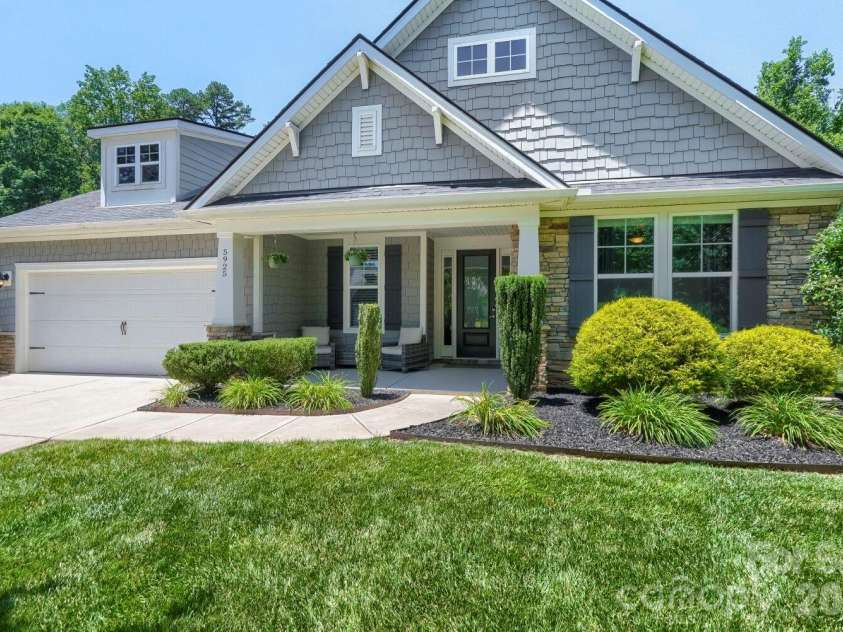 5925 Gatekeeper Lane, Mint Hill, NC 28227.  MLS# CAR4388583, YatesRealty ID 30338. 