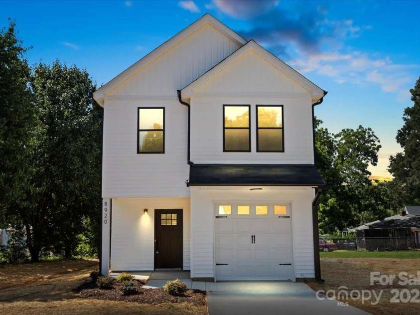 8920 Harrisburg Road, Charlotte, NC 28215.  MLS# CAR4286000, YatesRealty ID 30339. 