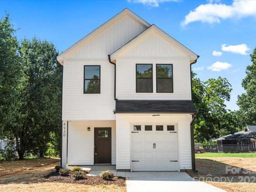 8920 Harrisburg Road, Charlotte, NC 28215.  MLS# CAR4286000, YatesRealty ID 30339. 