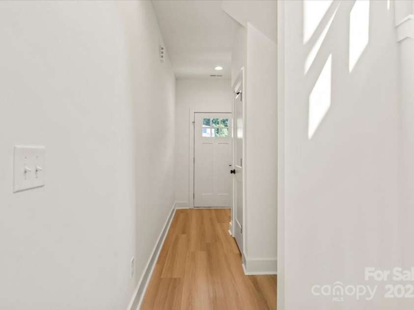 8920 Harrisburg Road, Charlotte, NC 28215.  MLS# CAR4286000, YatesRealty ID 30339. 